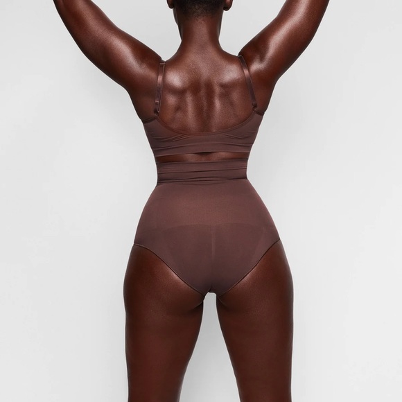 NWT Skims Everyday Sculpt High Rise Brief - Cocoa - XS - Picture 3 of 7